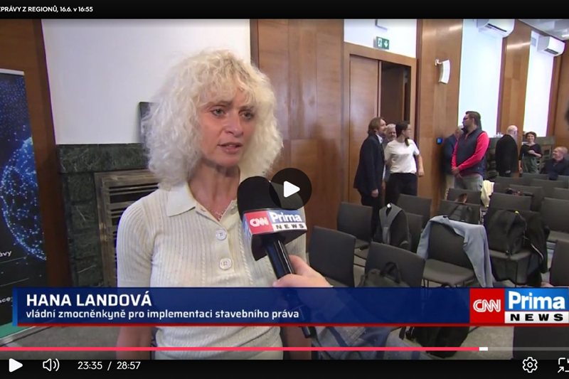 Vládní zmocněnkyně pro implementaci stavebního práva Hana Landová v reportáži CNN Prima NEWS